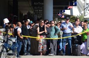 стрельба в аэропорту Лос-Анджелеса